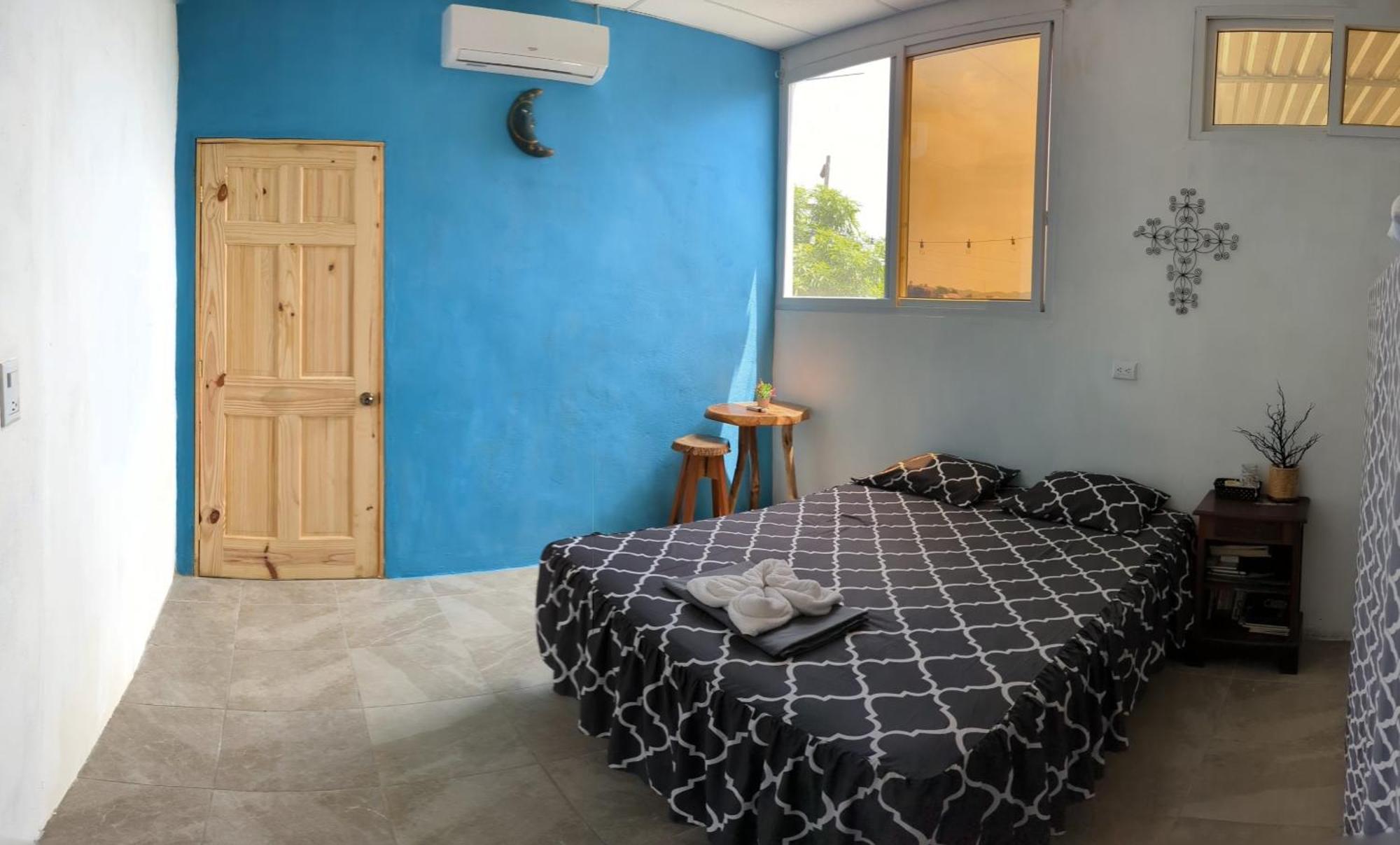 Casa Zoila Hospedaje Frente Al Lago Lakefront Lodging Apartment ฟลอเรส ภายนอก รูปภาพ