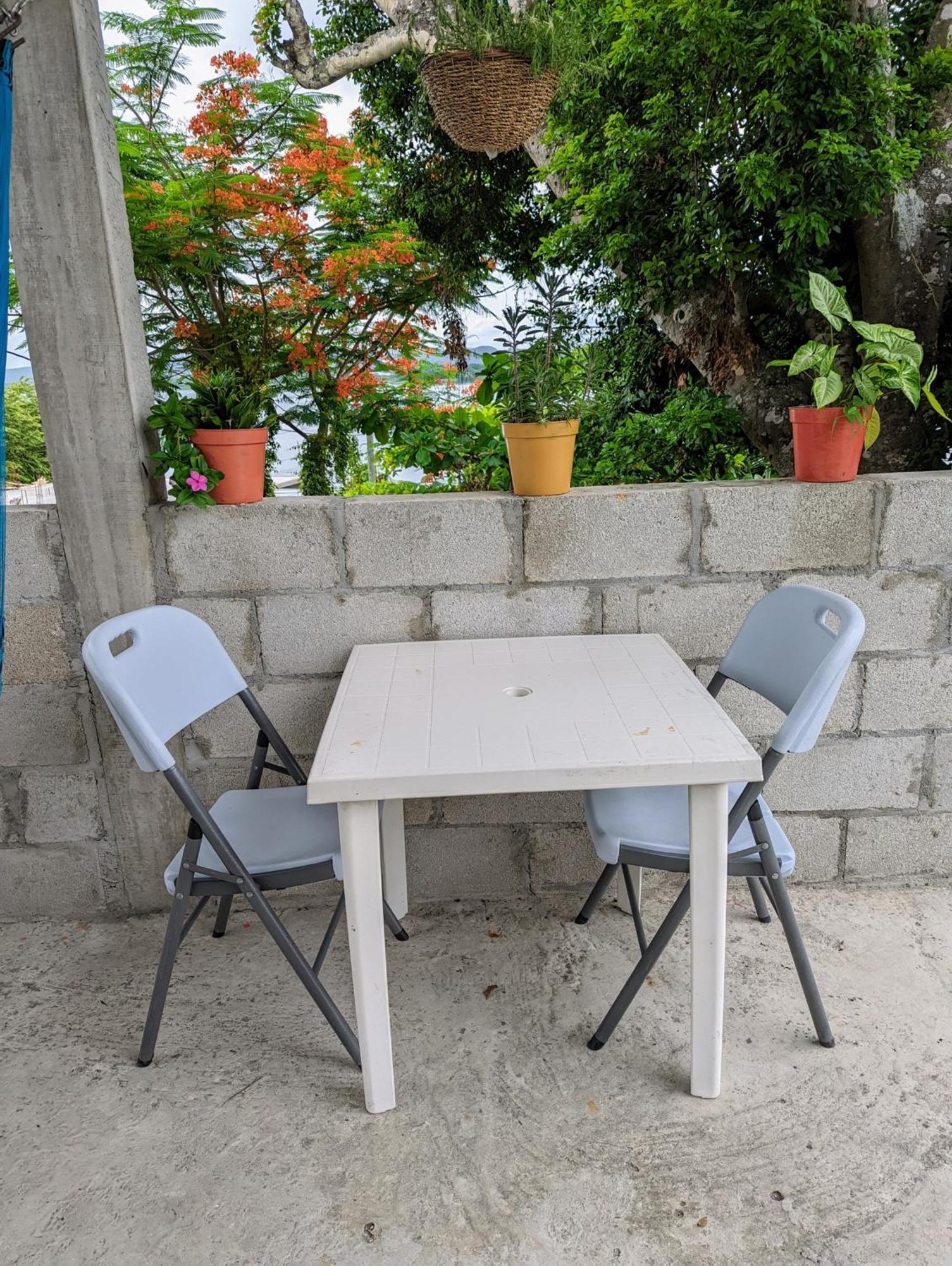 Casa Zoila Hospedaje Frente Al Lago Lakefront Lodging Apartment ฟลอเรส ภายนอก รูปภาพ