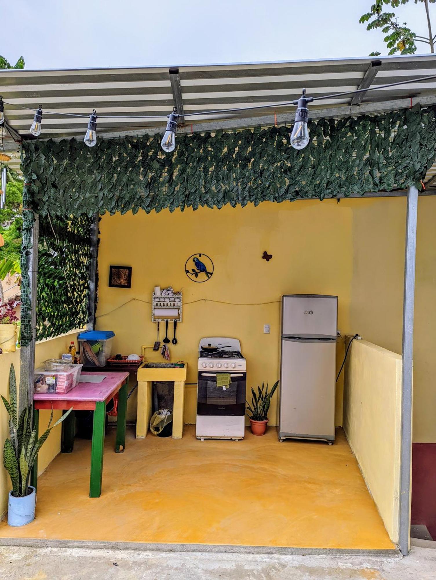 Casa Zoila Hospedaje Frente Al Lago Lakefront Lodging Apartment ฟลอเรส ภายนอก รูปภาพ