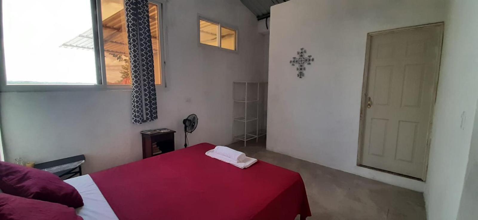 Casa Zoila Hospedaje Frente Al Lago Lakefront Lodging Apartment ฟลอเรส ภายนอก รูปภาพ